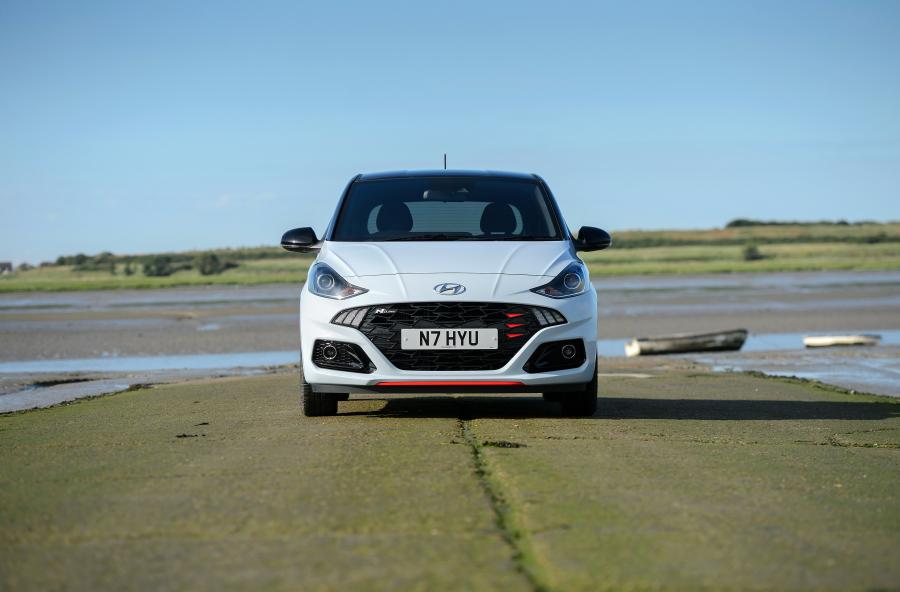  Hyundai i10 N Line 2020 года  (UK) (фото 12 из 64)
